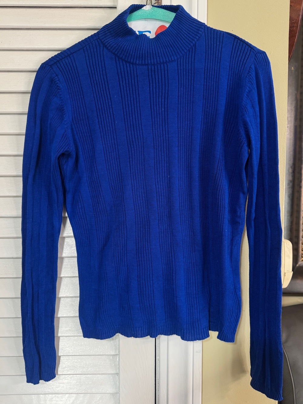 100% Silk Liz Claiborne Ribbed Mock neck in Royal Blue